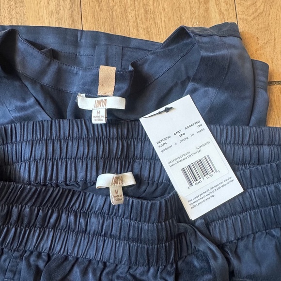 LUNYA BNWT Washable Men's Silk Short Set in Deep Blue Size M - Picture 8 of 8